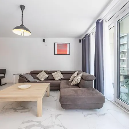 Apartment Lecomte - The White House 237