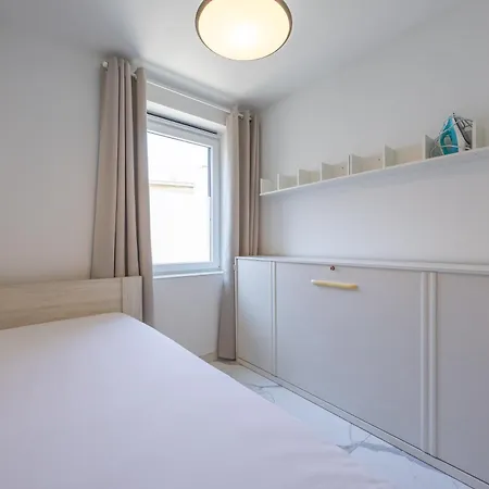 Apartment Lecomte - The White House 237