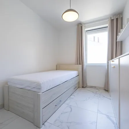 Lecomte - The White House 237 Apartment Ostend