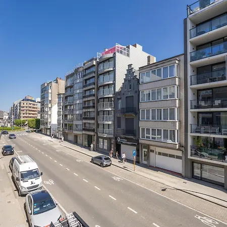 Lecomte - The White House 237 Apartment